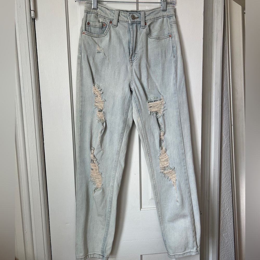 Wild Fable Highest Rise Mom Jean in Light Wash
